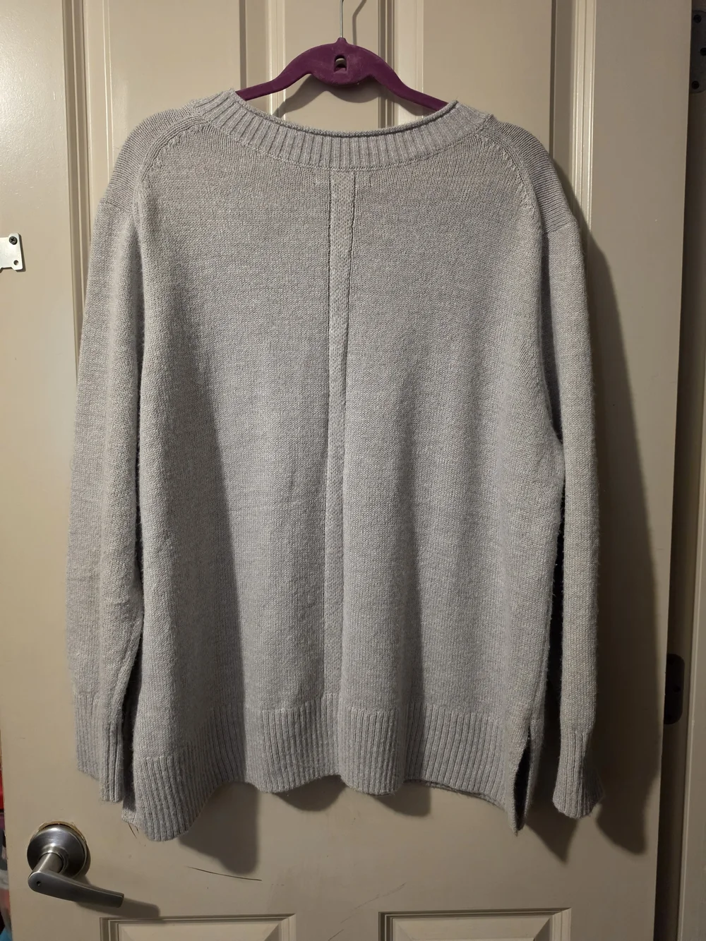 Banana Republic Light Gray V-Neck Sweater XL